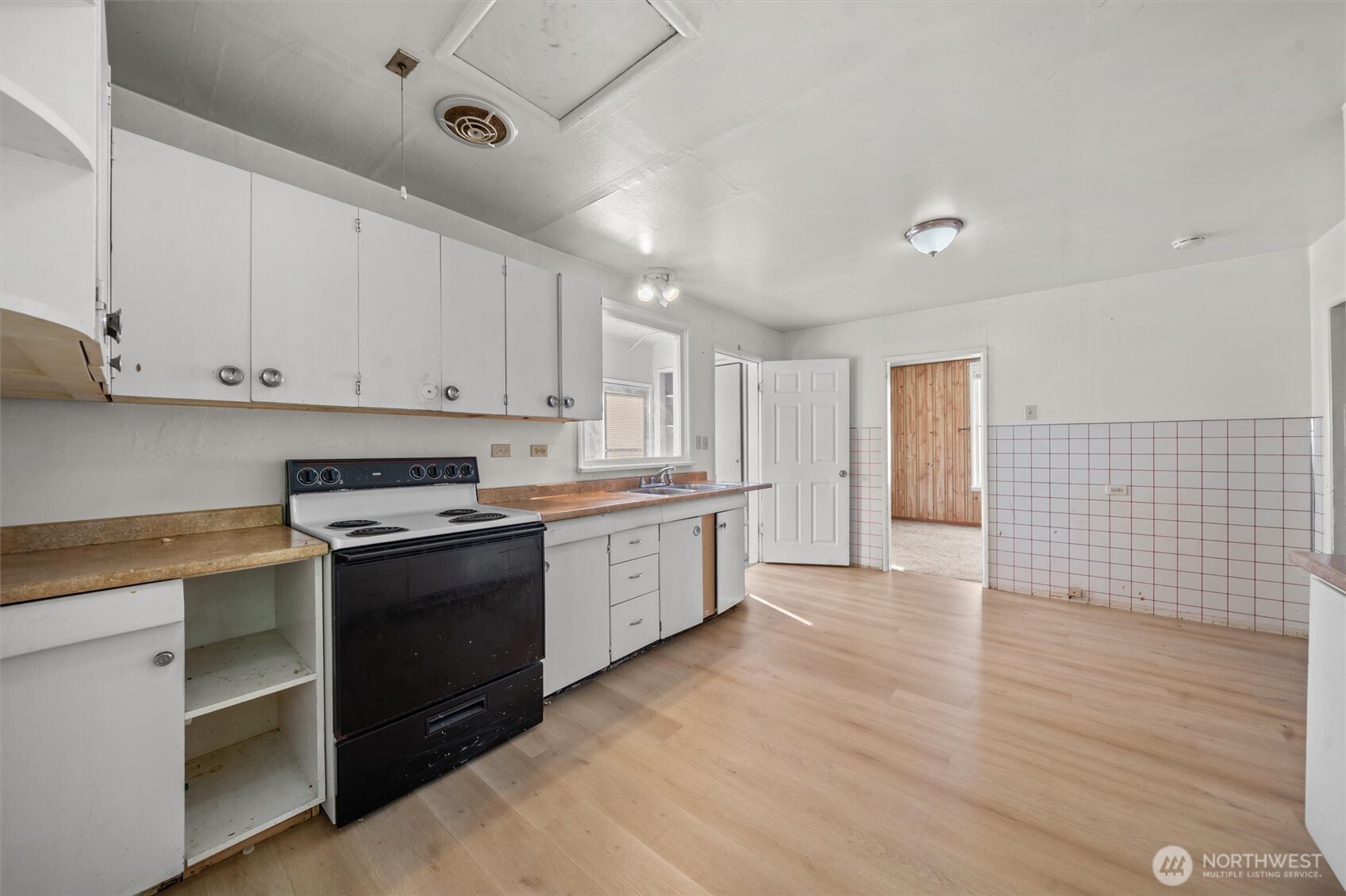 4015 S Yakima Avenue , Tacoma, WA 98418