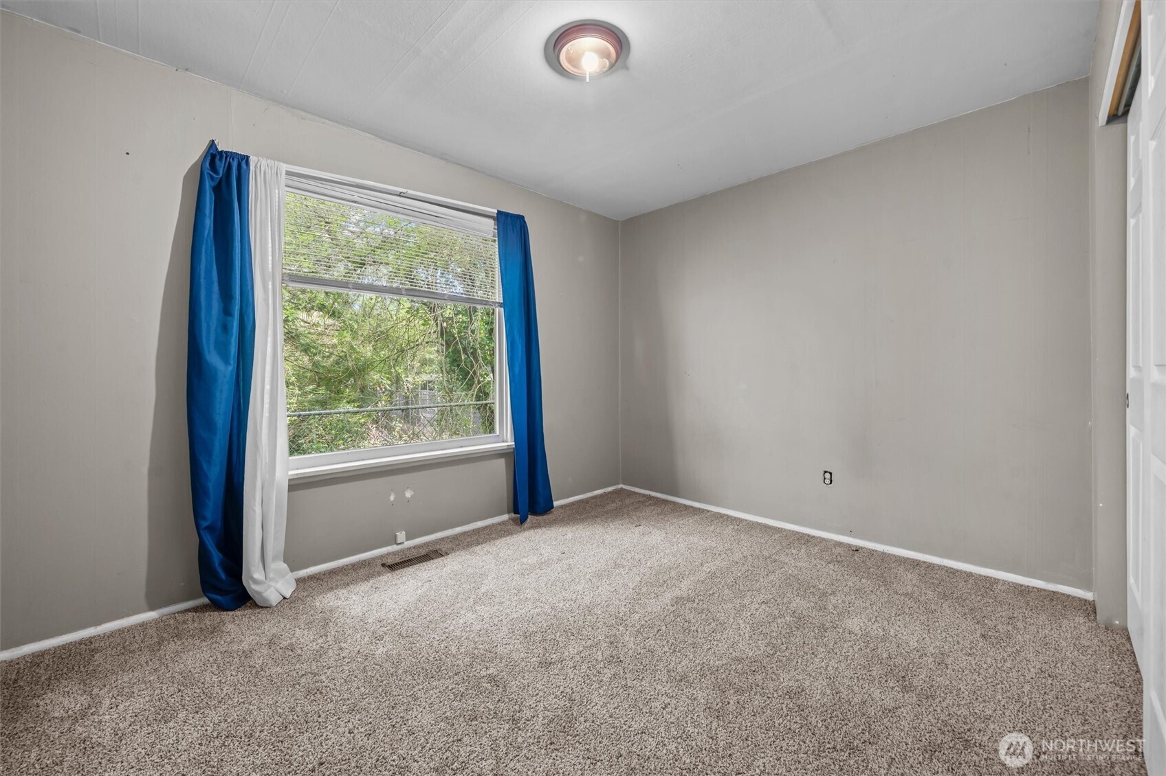 4015 S Yakima Avenue , Tacoma, WA 98418