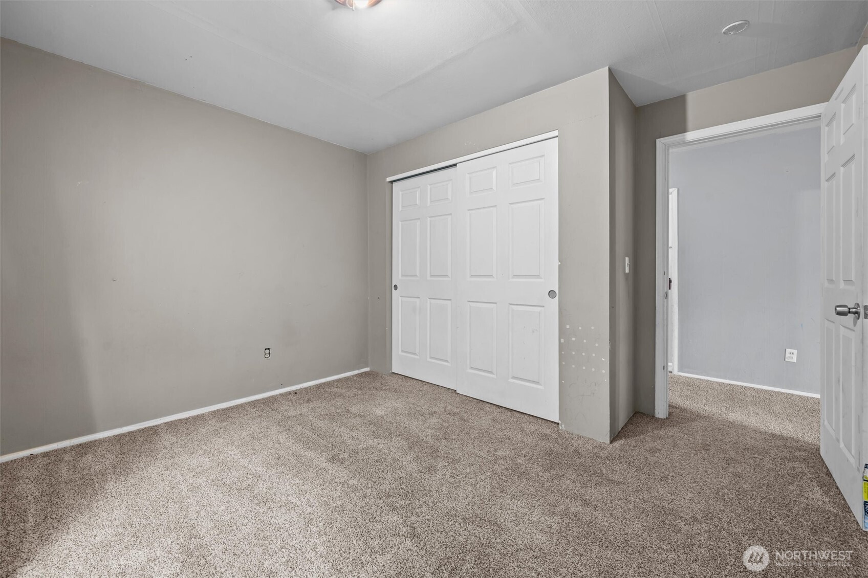 4015 S Yakima Avenue , Tacoma, WA 98418