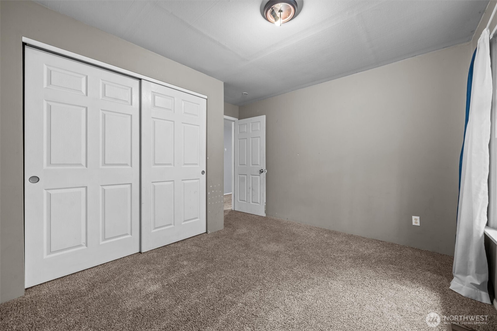 4015 S Yakima Avenue , Tacoma, WA 98418