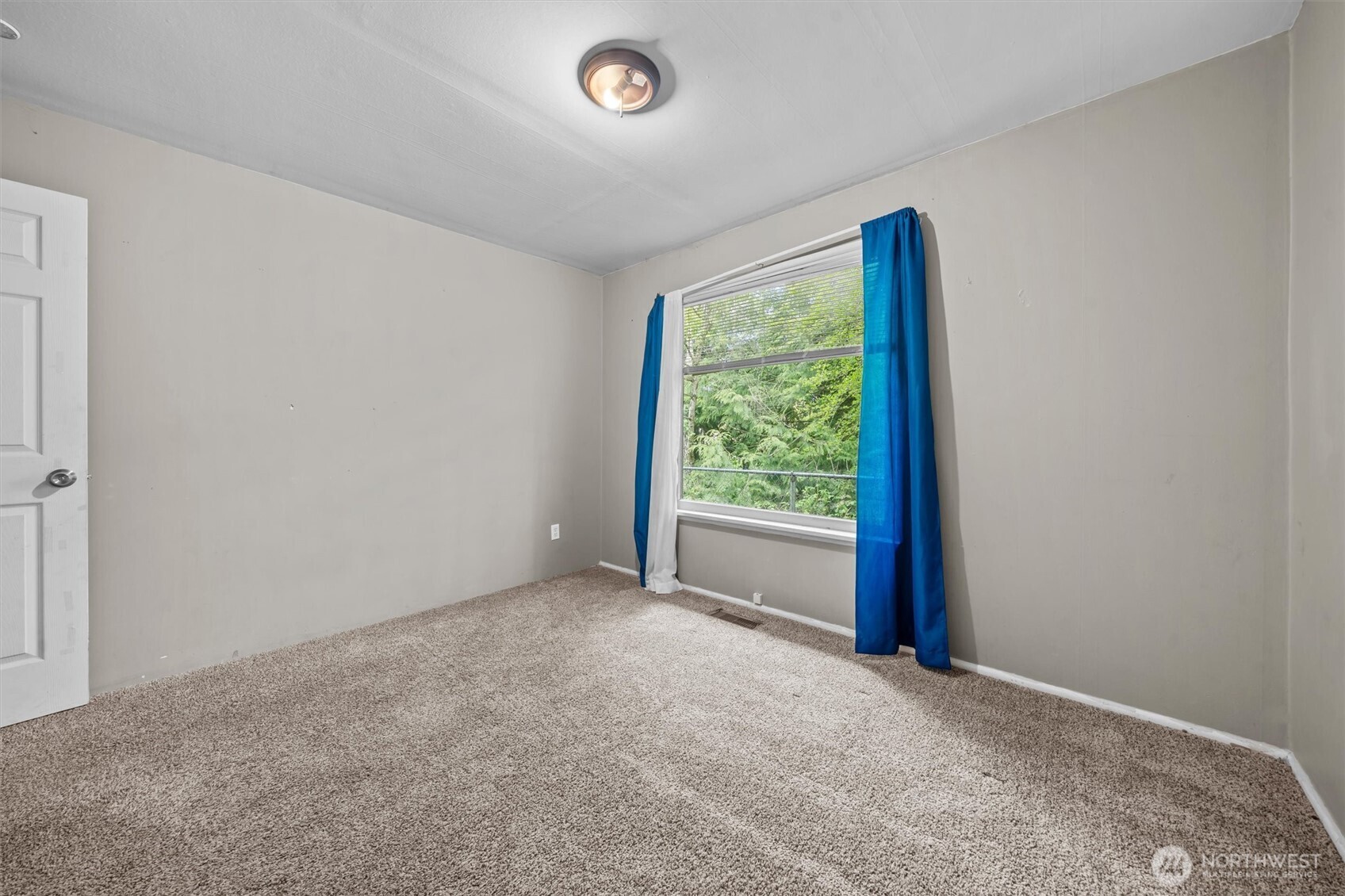 4015 S Yakima Avenue , Tacoma, WA 98418