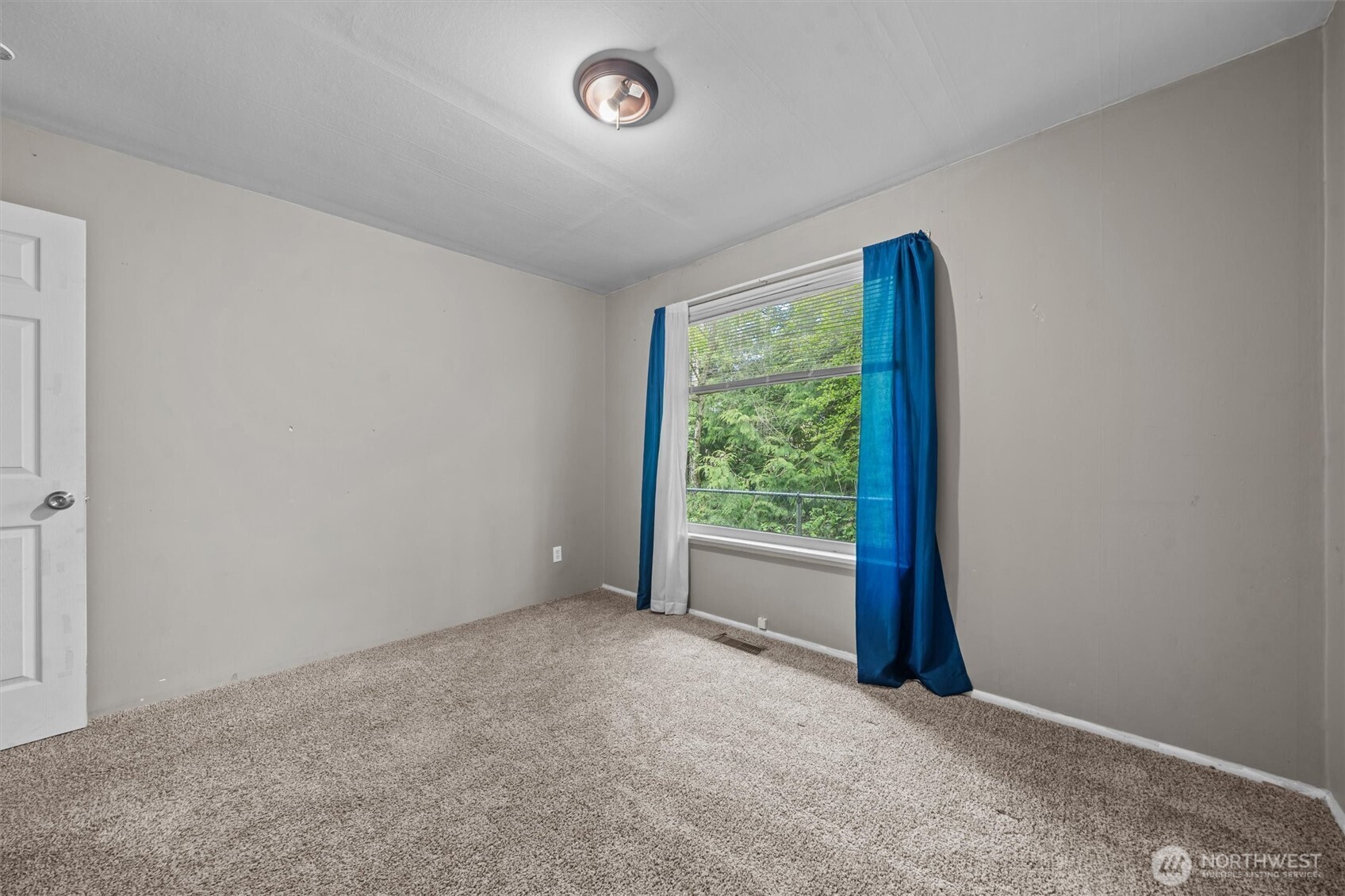 4015 S Yakima Avenue , Tacoma, WA 98418