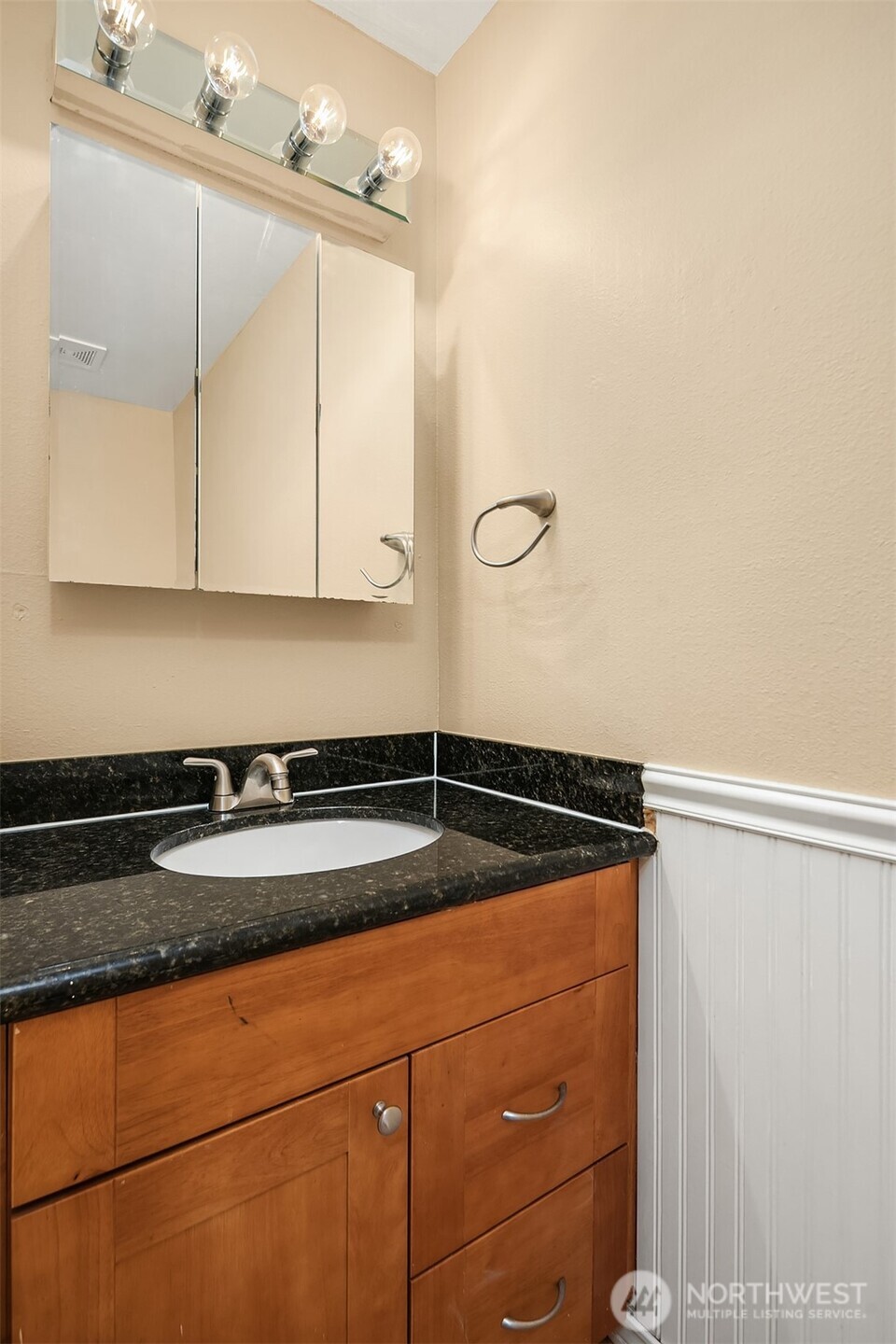 28426 S 16th Ave , Federal Way, WA 98003-3154