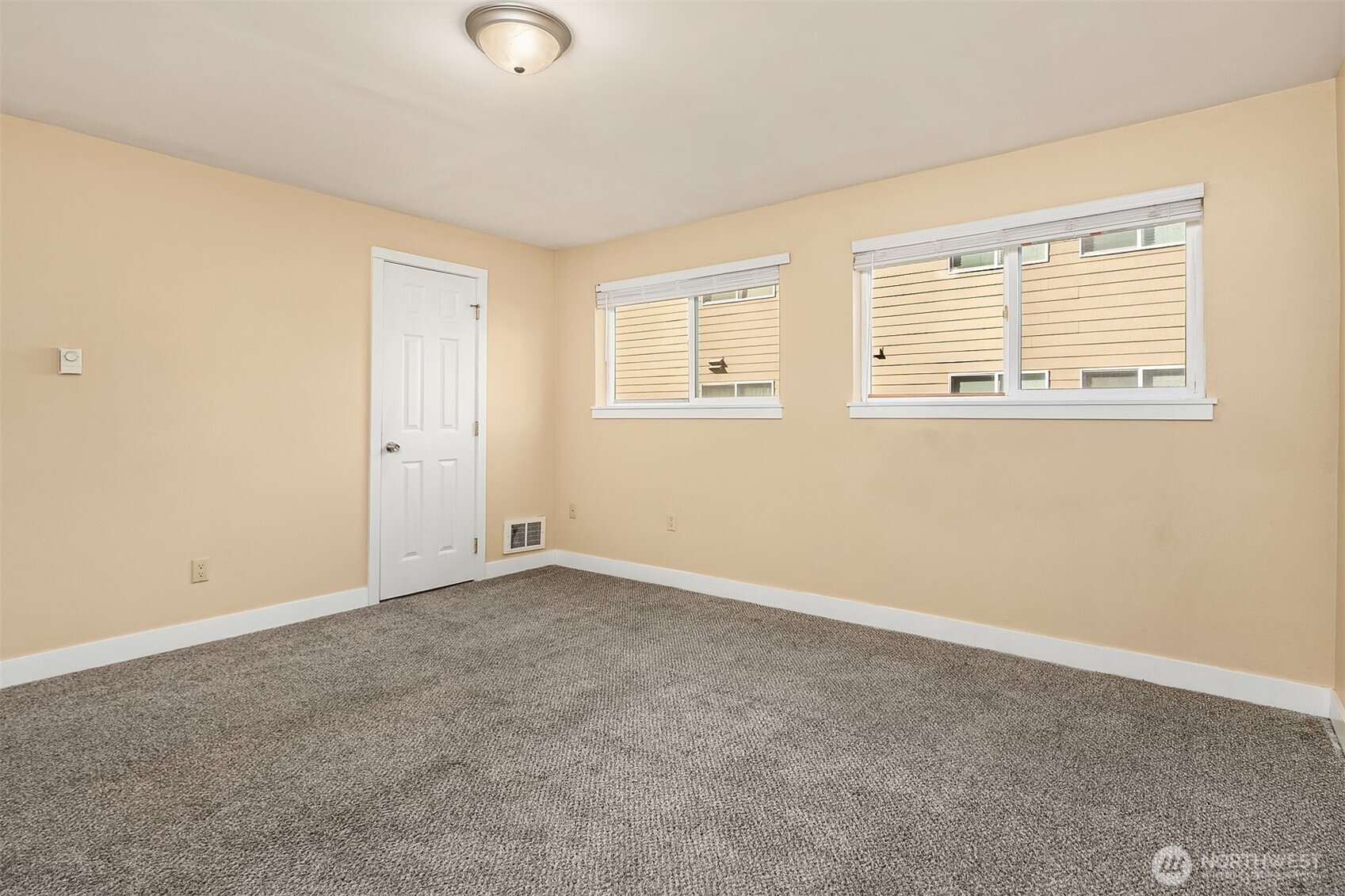 28426 S 16th Ave , Federal Way, WA 98003-3154