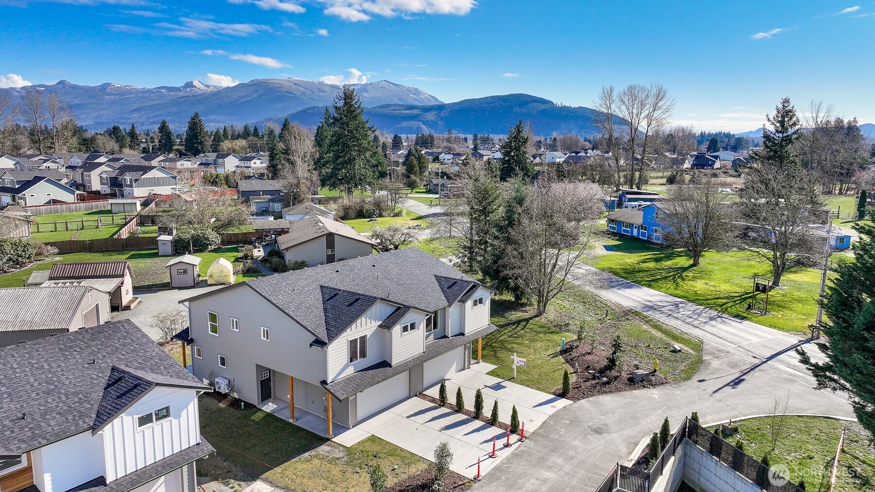 710 F AND S GRADE RD #B, Sedro Woolley, WA 98284