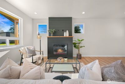 710 F AND S GRADE RD #B, Sedro Woolley, WA 98284 - Photo 4