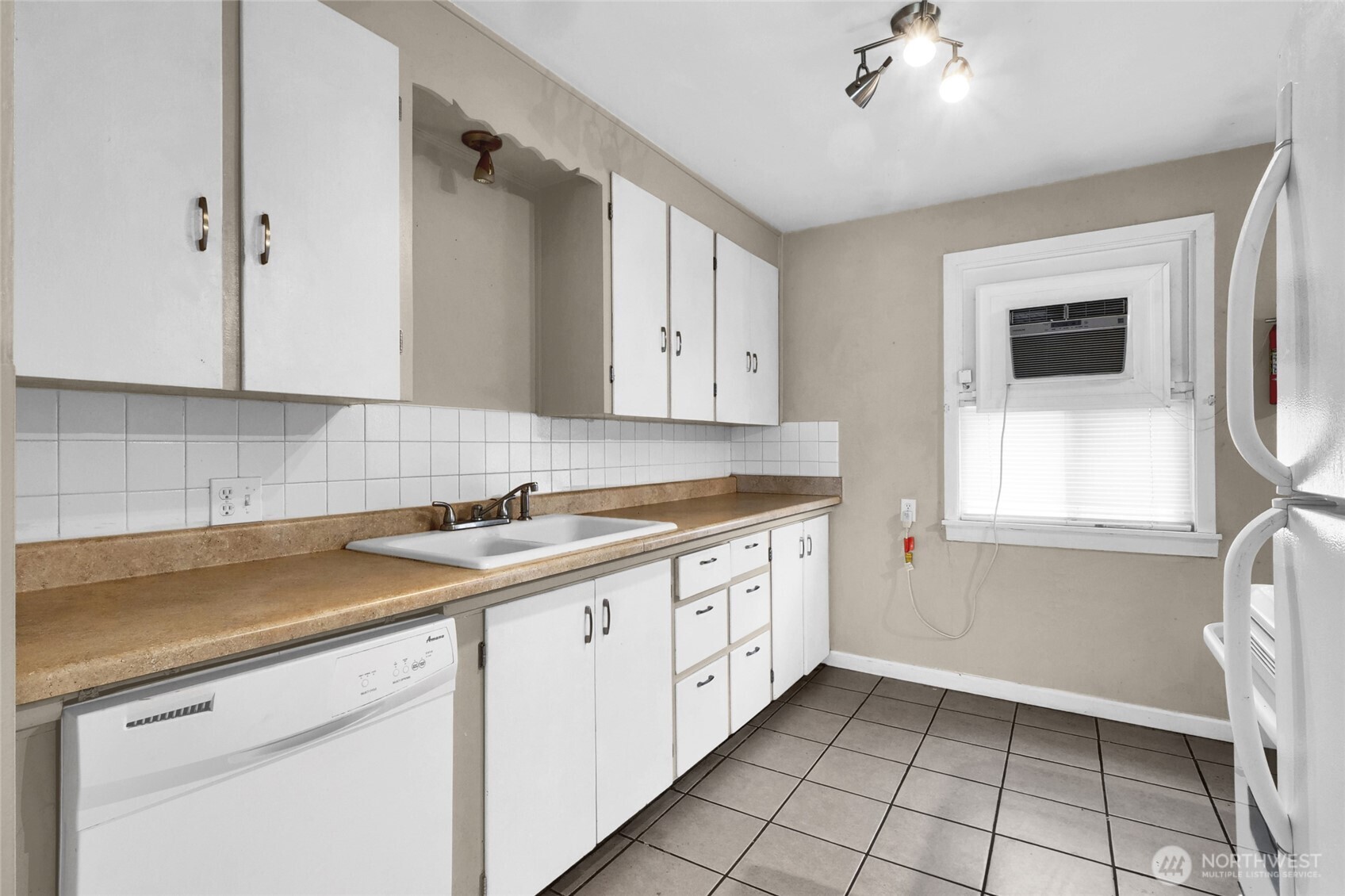1131 1133 W Ivy Avenue , Moses Lake, WA 98837