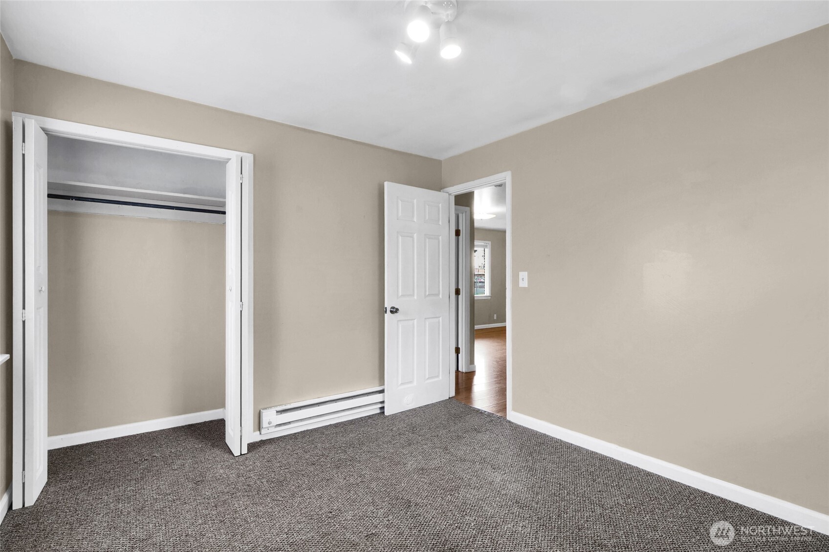 1131 1133 W Ivy Avenue , Moses Lake, WA 98837