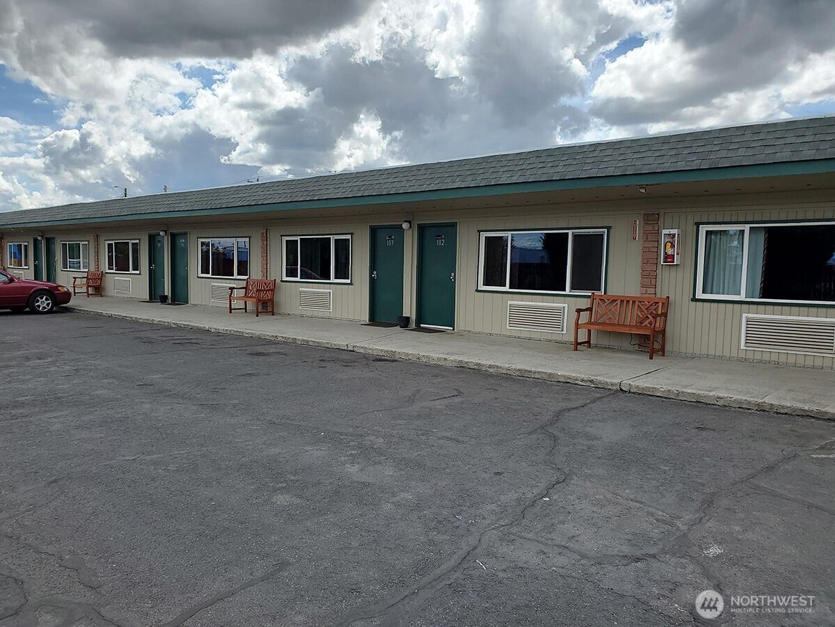 12525 W Sunset Highway , Airway Heights, WA 99001