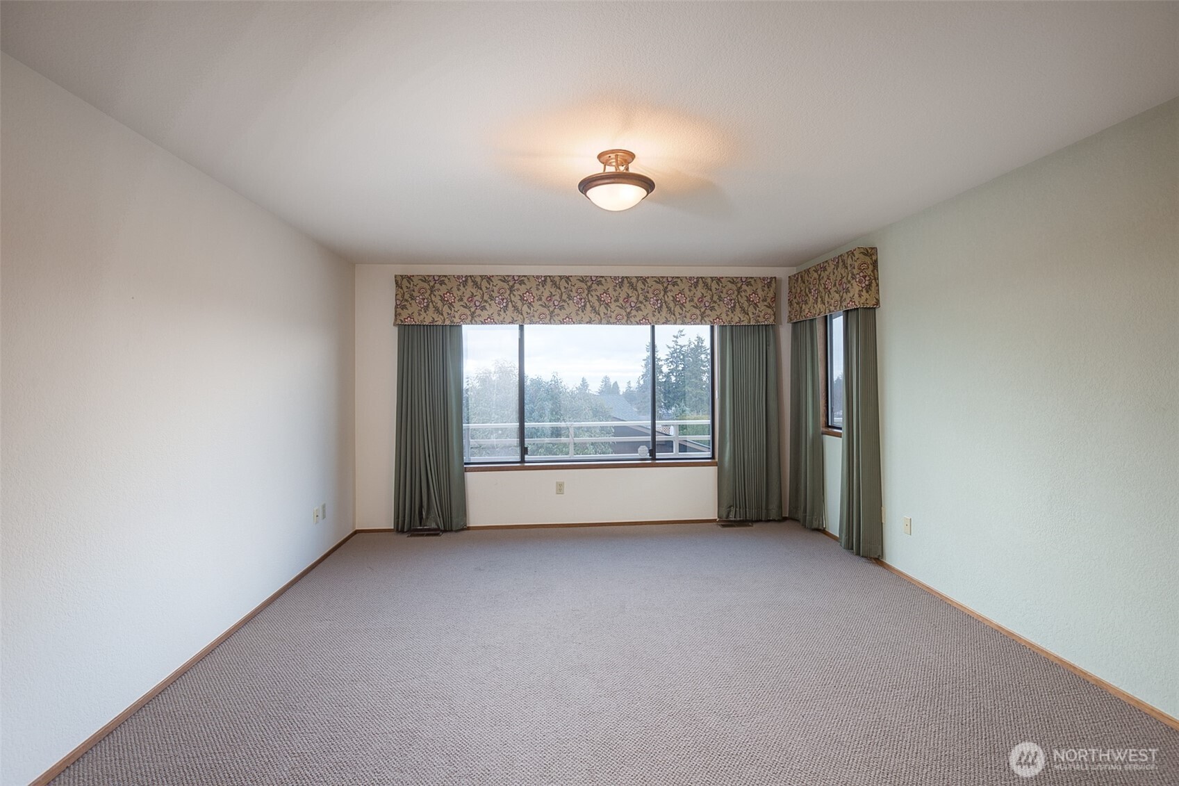 527 S Liberty Street , Port Angeles, WA 98362