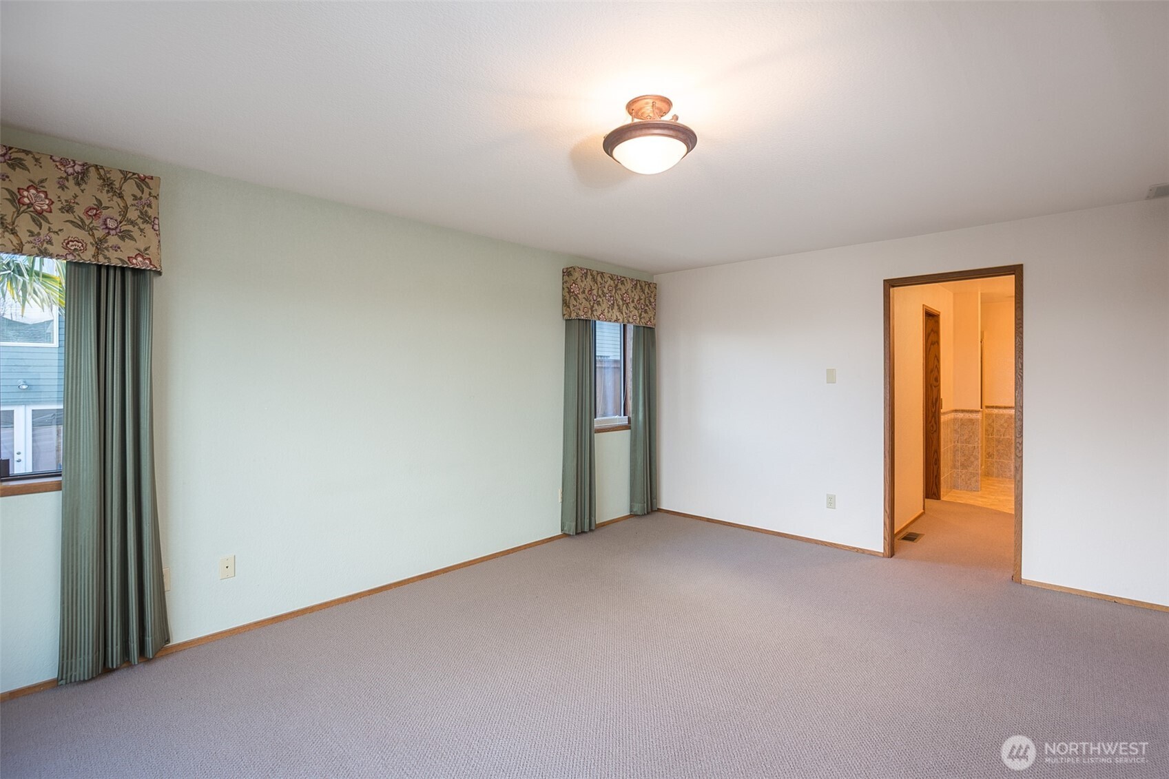 527 S Liberty Street , Port Angeles, WA 98362