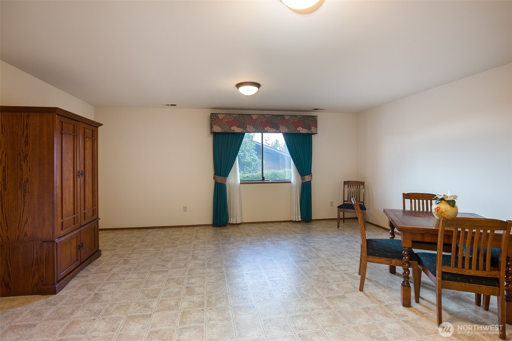 527 S Liberty Street , Port Angeles, WA 98362