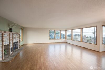 527 S Liberty Street , Port Angeles, WA 98362 - Photo 2