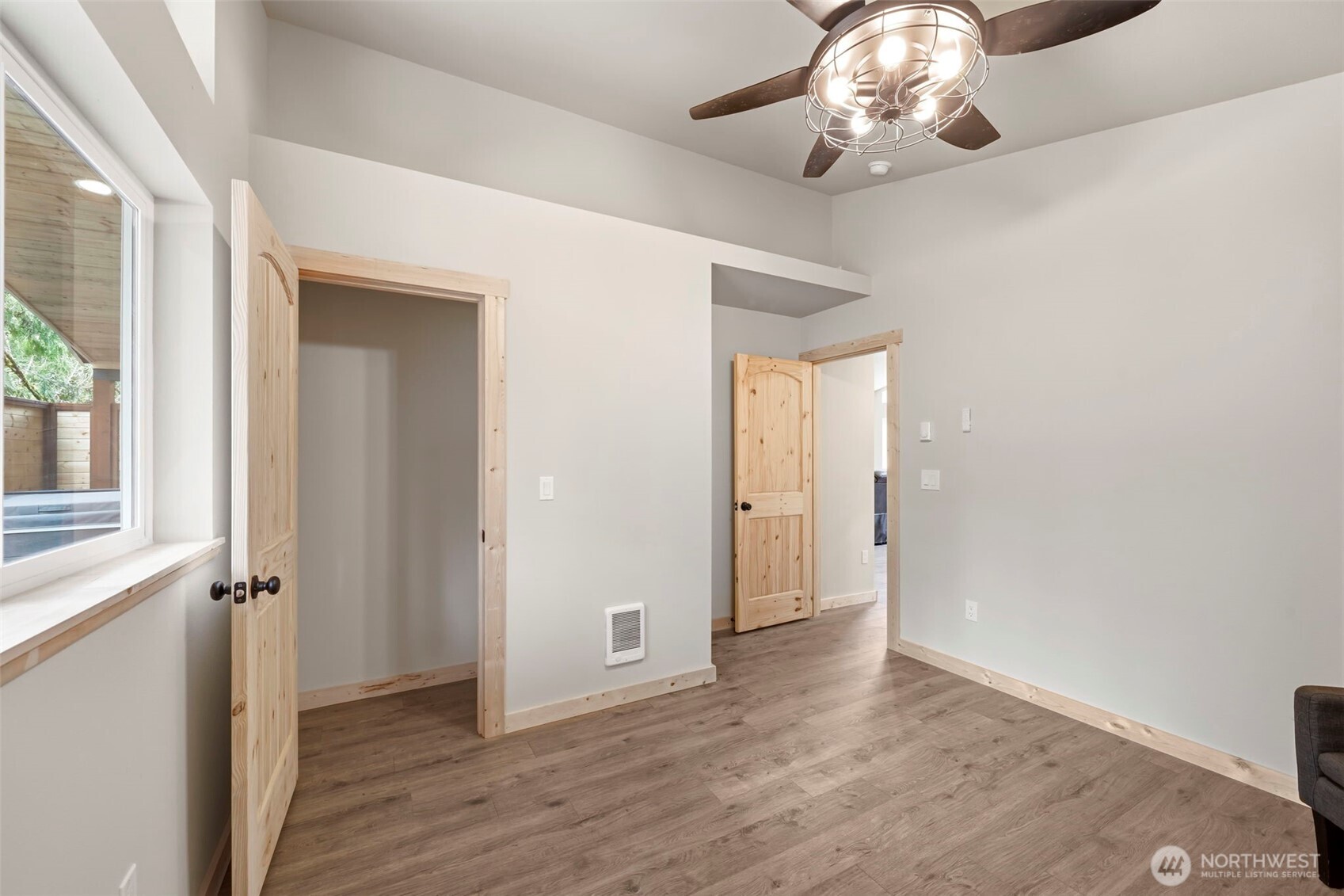 196 Skate Creek Road N, Eatonville, WA 98304
