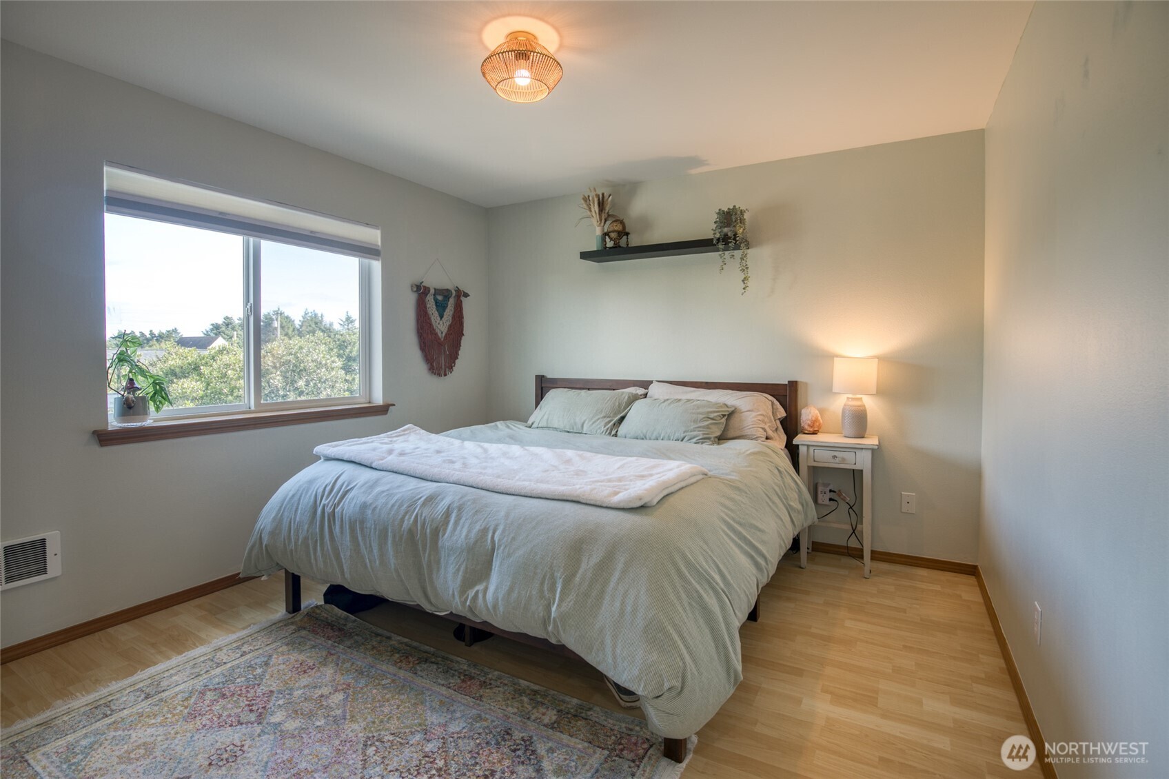 544 Sand Dune Avenue SW, Ocean Shores, WA 98569