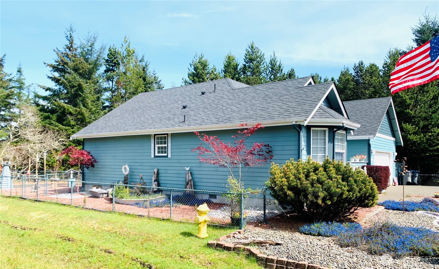 419 Lake West Loop NE, Ocean Shores, WA 98569