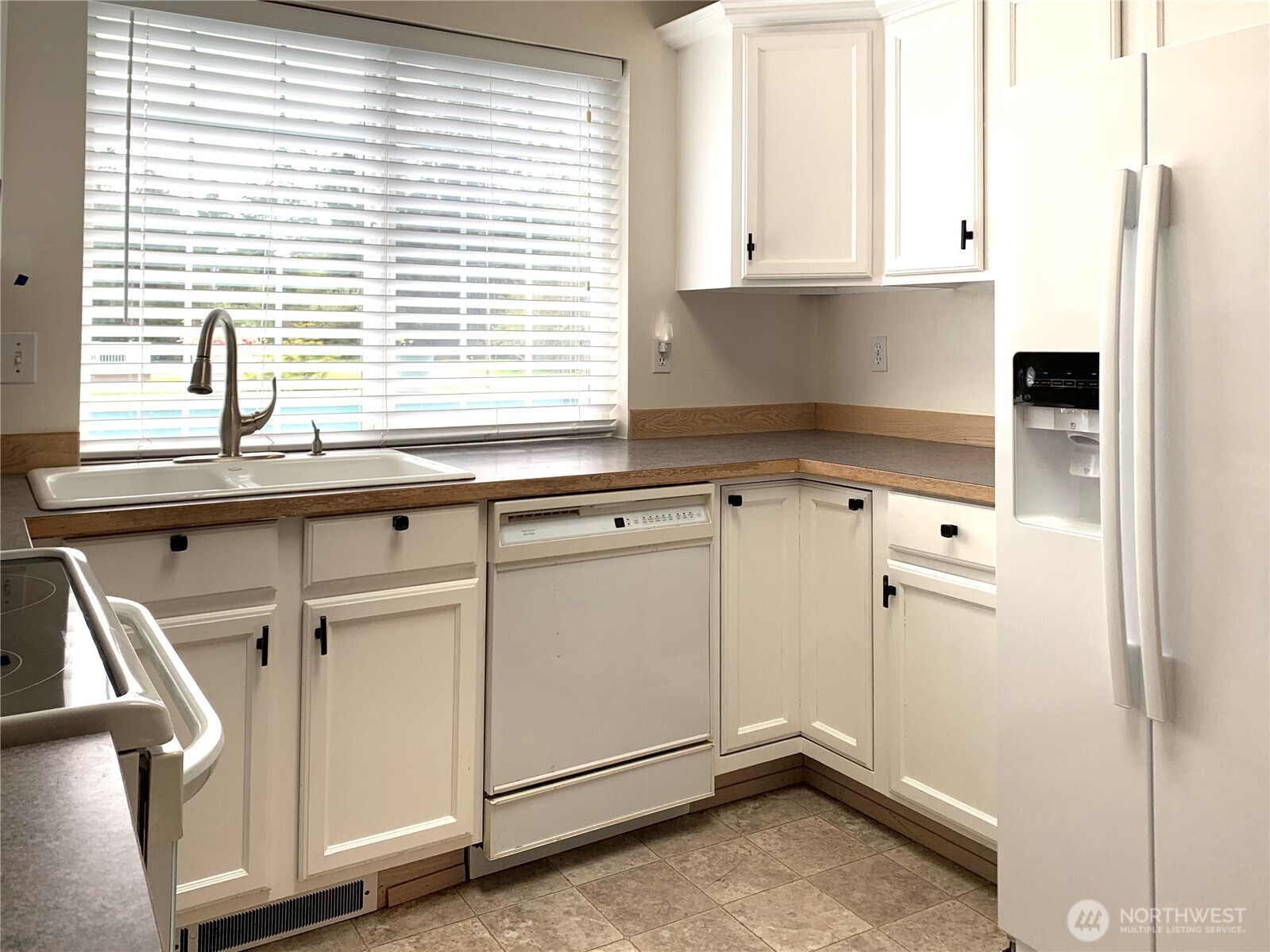 419 Lake West Loop NE, Ocean Shores, WA 98569