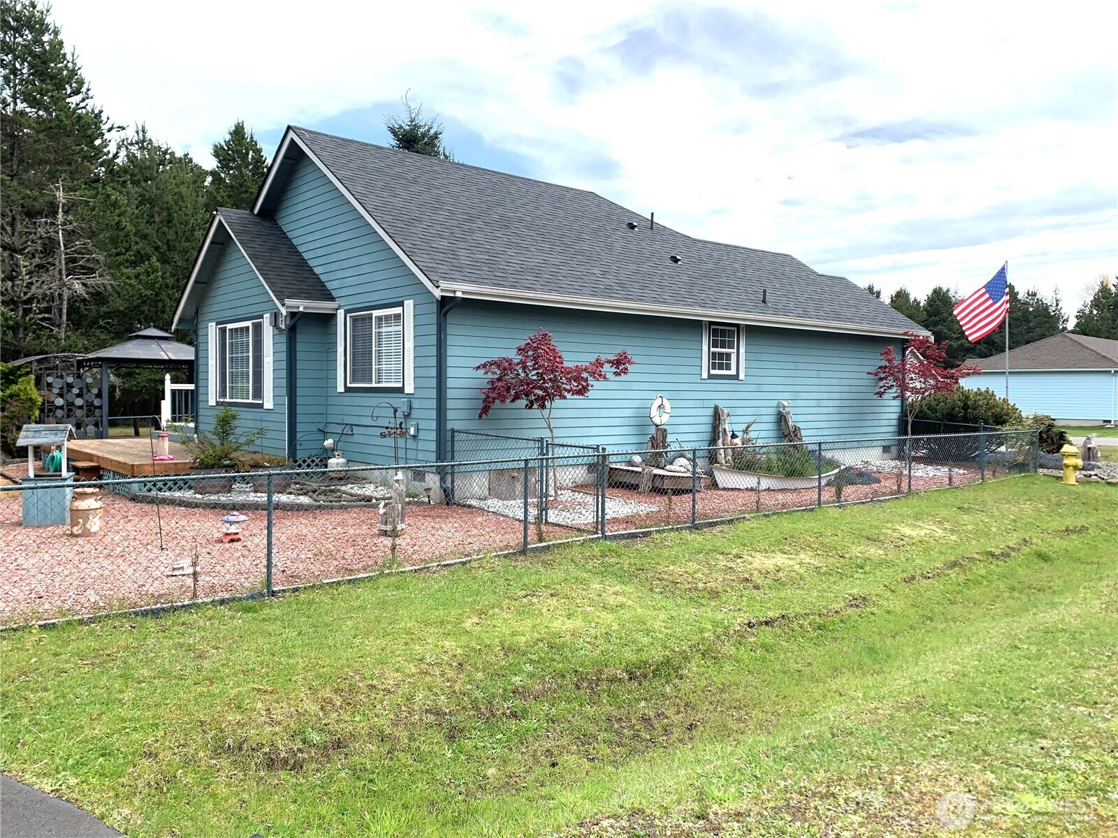 419 Lake West Loop NE, Ocean Shores, WA 98569