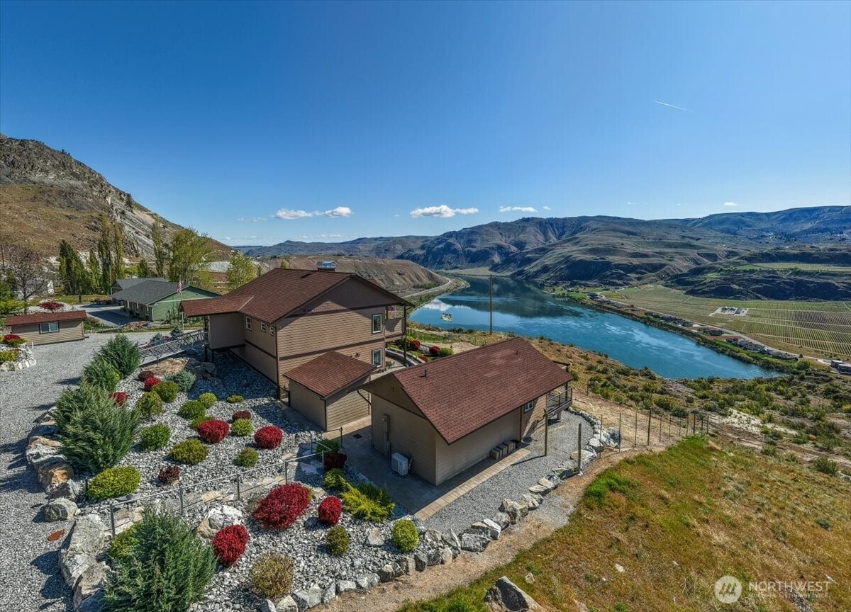 525 Columbia View Road , Chelan, WA 98816
