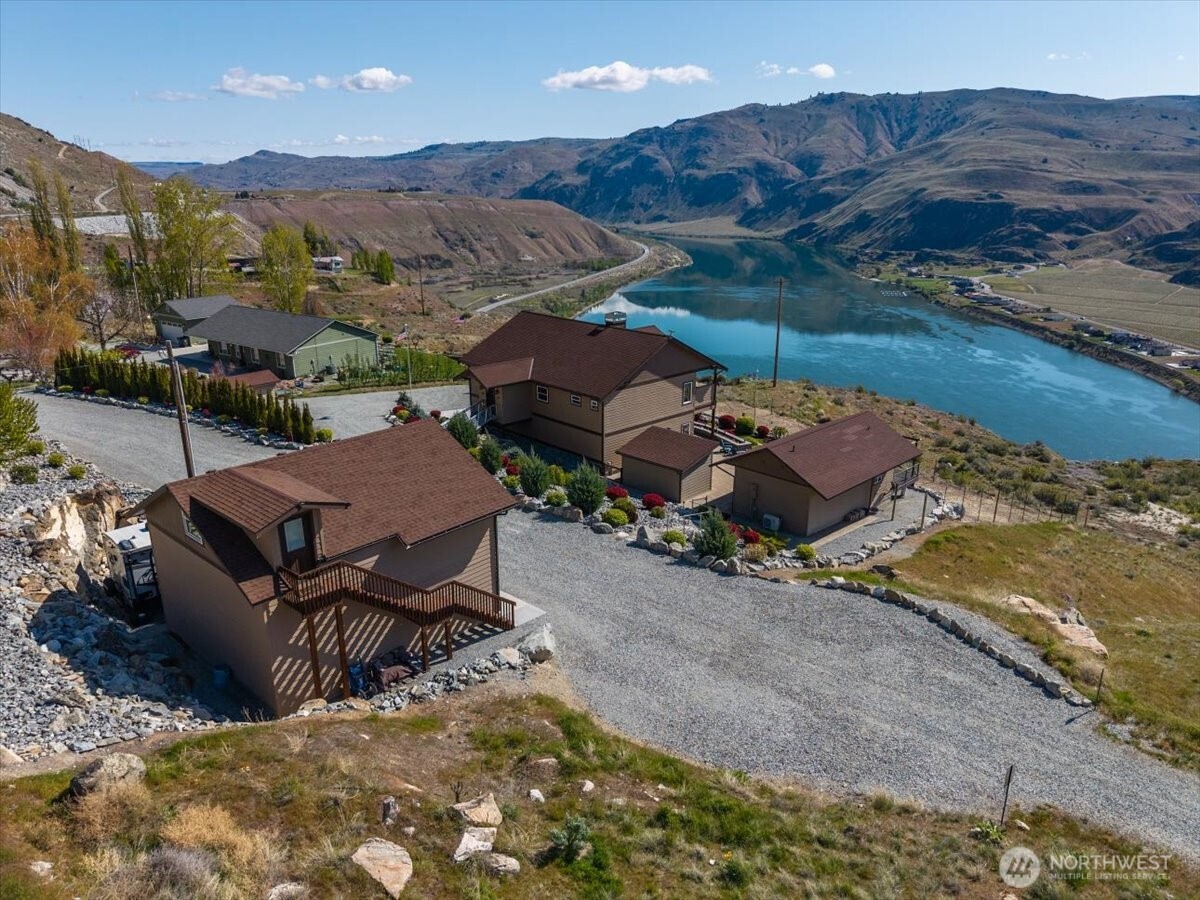 525 Columbia View Road , Chelan, WA 98816