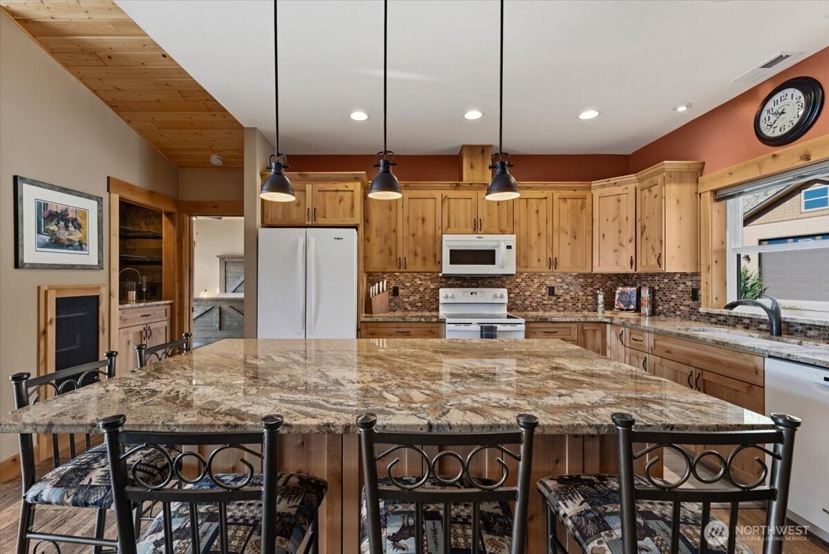 525 Columbia View Road , Chelan, WA 98816