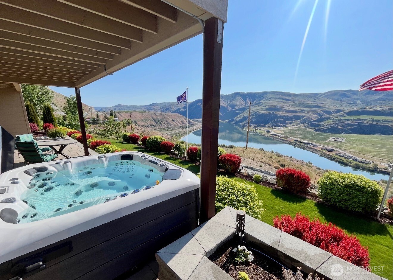 525 Columbia View Road , Chelan, WA 98816