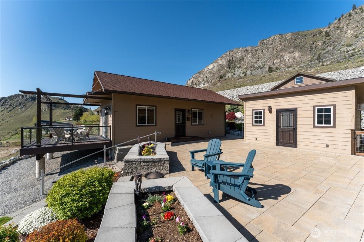 525 Columbia View Road , Chelan, WA 98816
