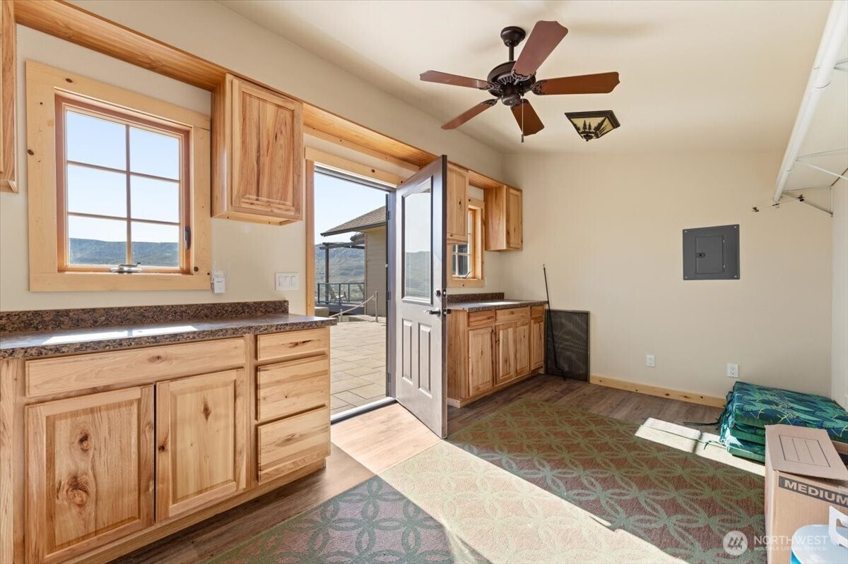 525 Columbia View Road , Chelan, WA 98816