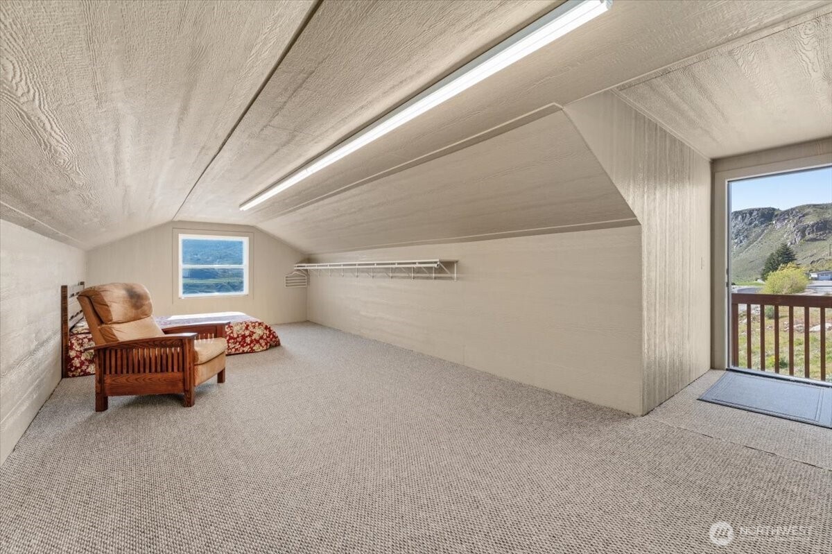 525 Columbia View Road , Chelan, WA 98816