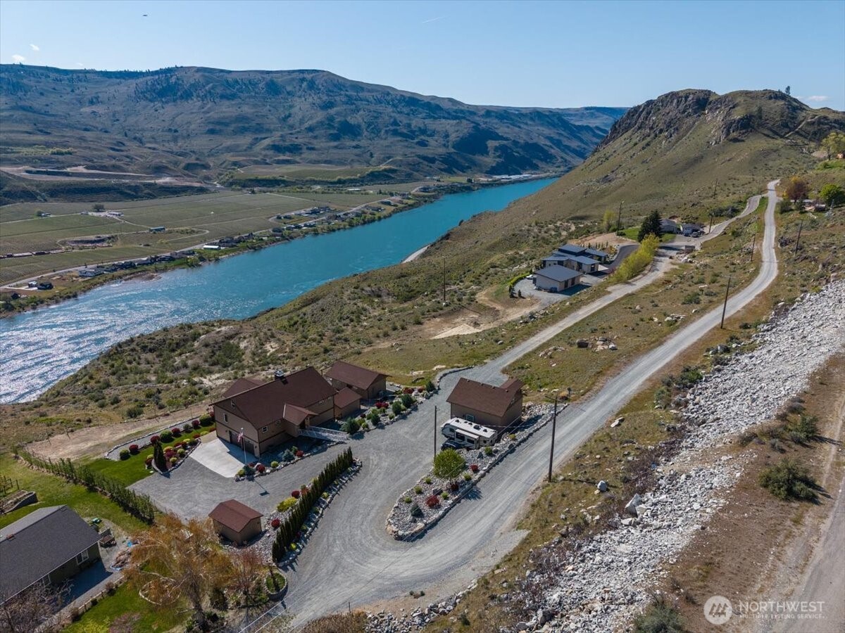 525 Columbia View Road , Chelan, WA 98816