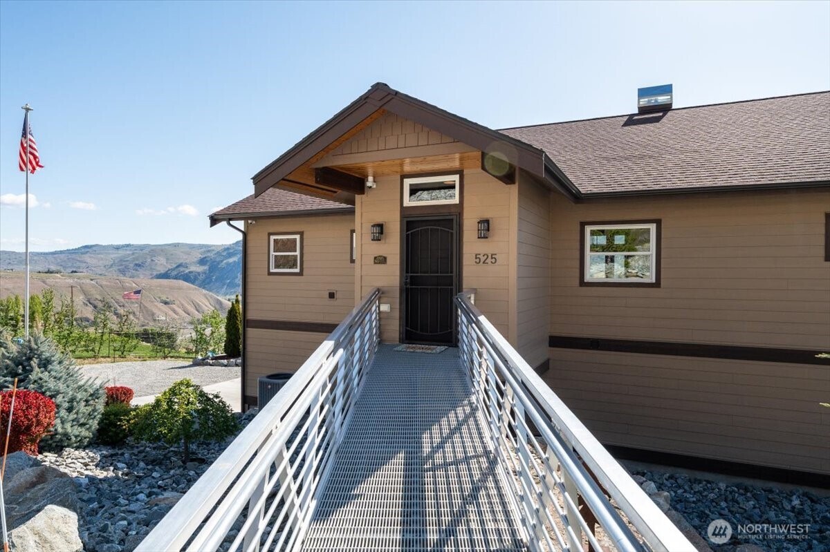 525 Columbia View Road , Chelan, WA 98816