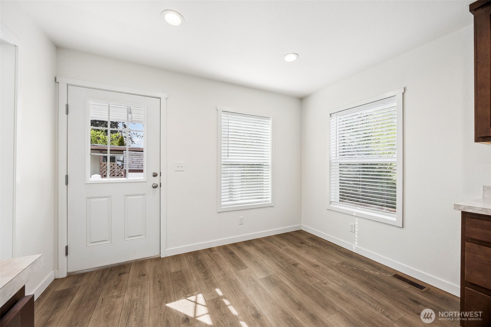 11510 E Riverside Drive #27, Bothell, WA 98011