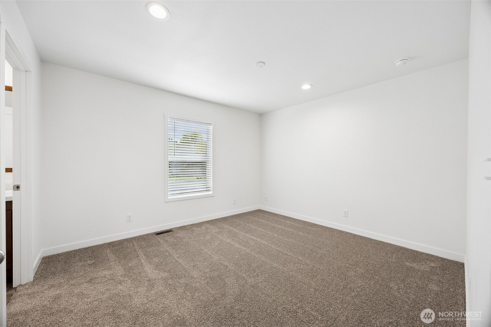 11510 E Riverside Drive #27, Bothell, WA 98011