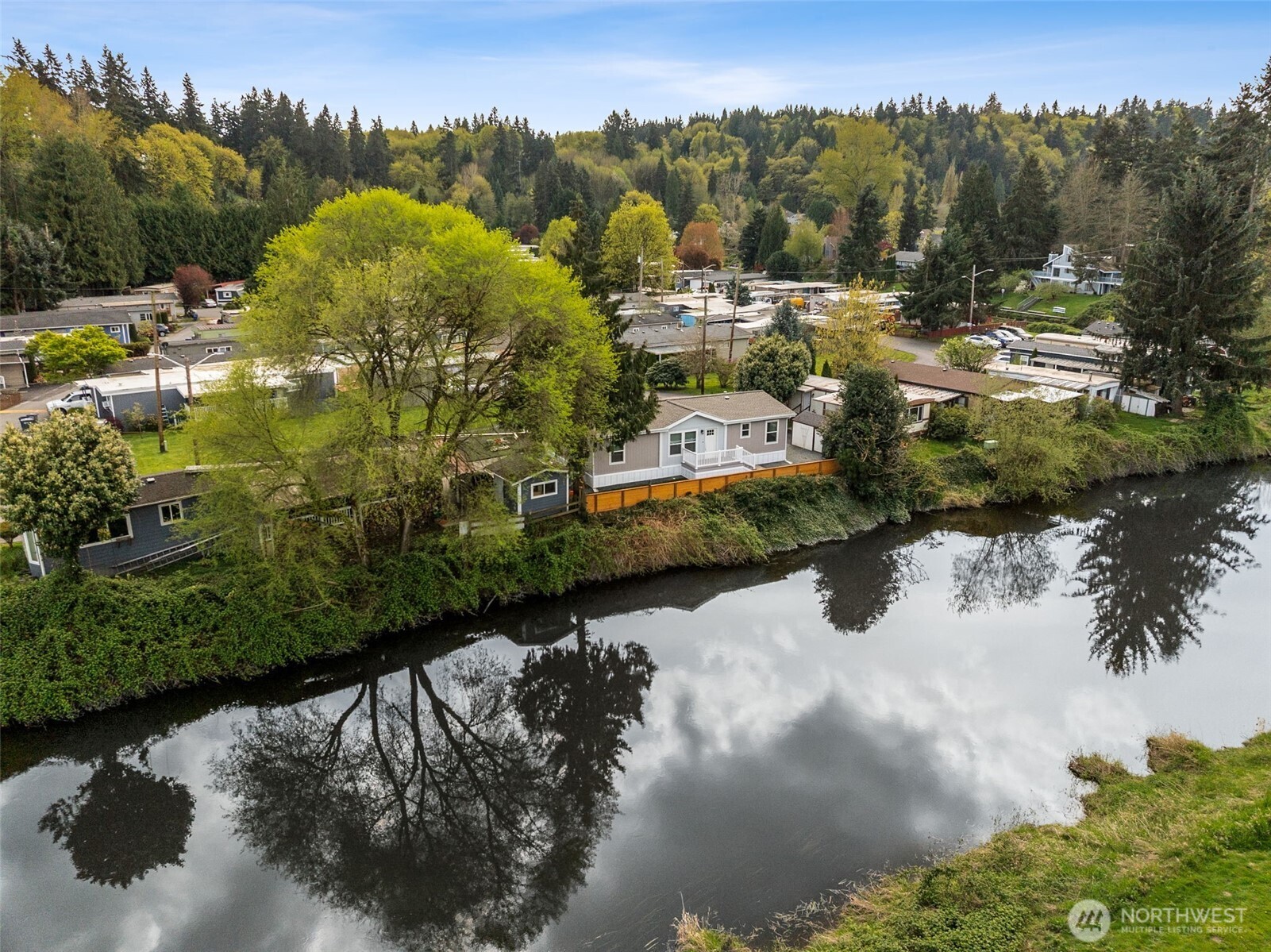 11510 E Riverside Drive #27, Bothell, WA 98011