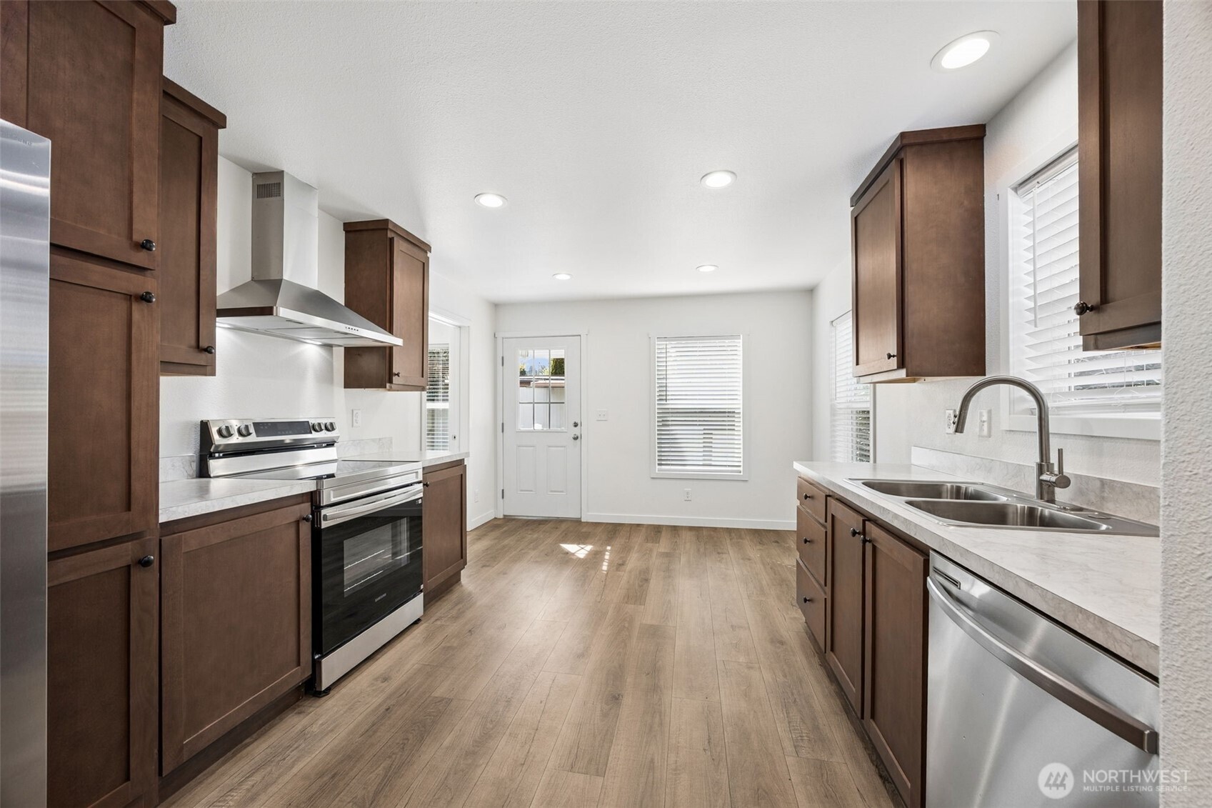 11510 E Riverside Drive #27, Bothell, WA 98011