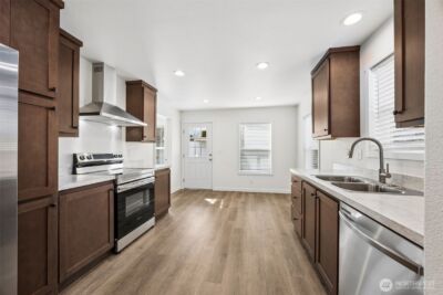 11510 E Riverside Drive #27, Bothell, WA 98011 - Photo 8