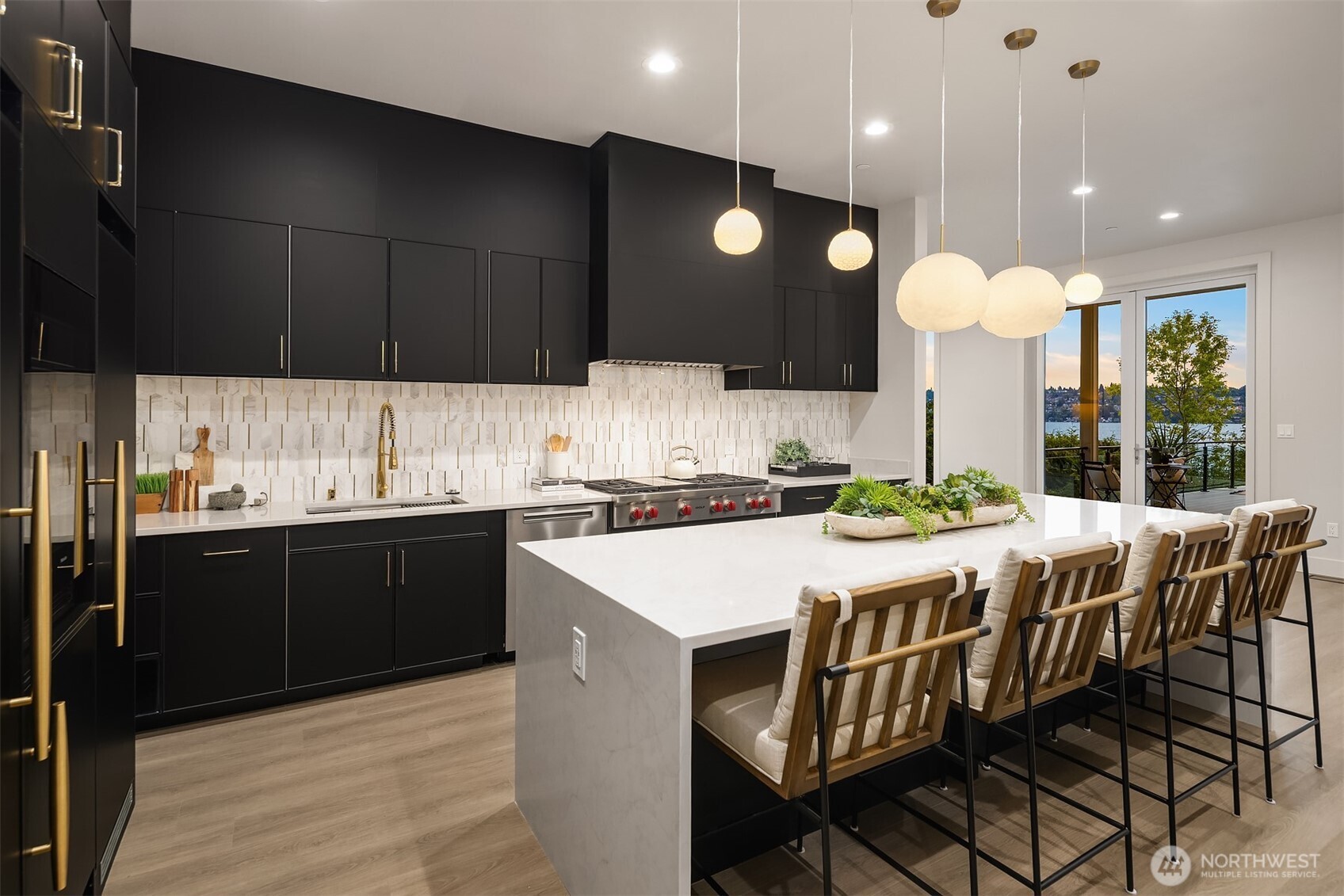 8243 W Mercer Way , Mercer Island, WA 98040
