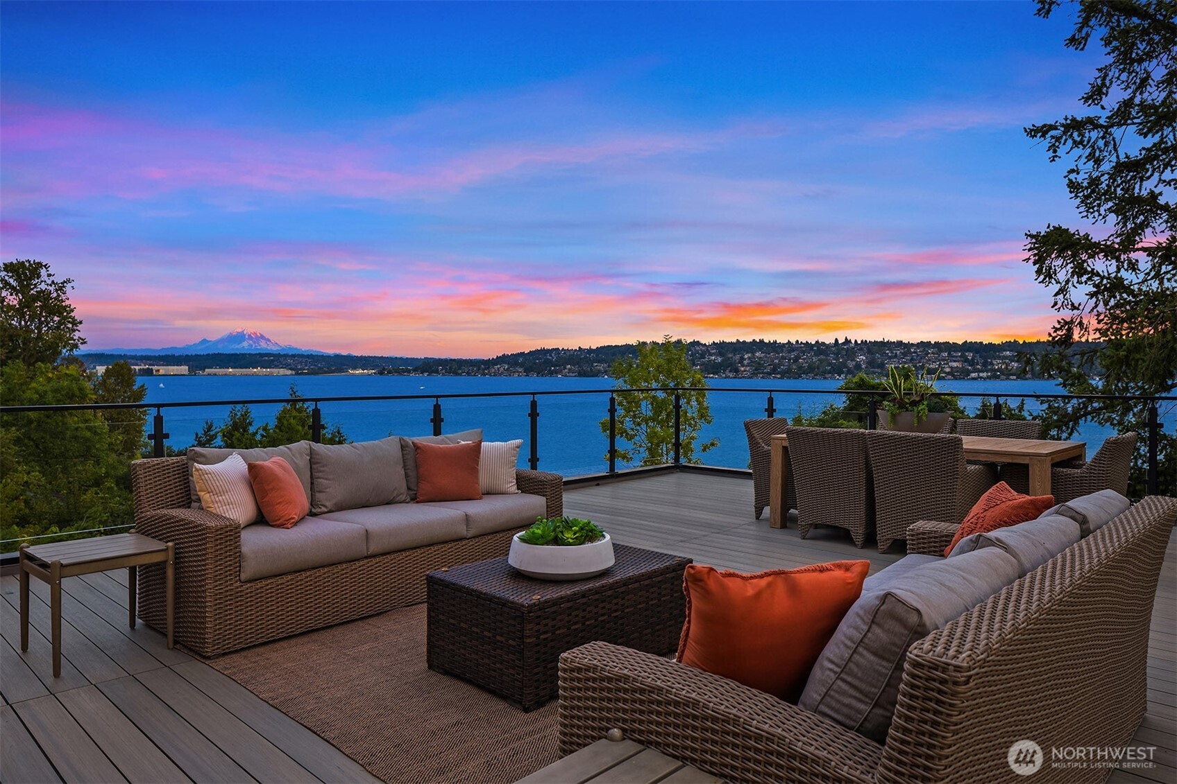 8243 W Mercer Way , Mercer Island, WA 98040