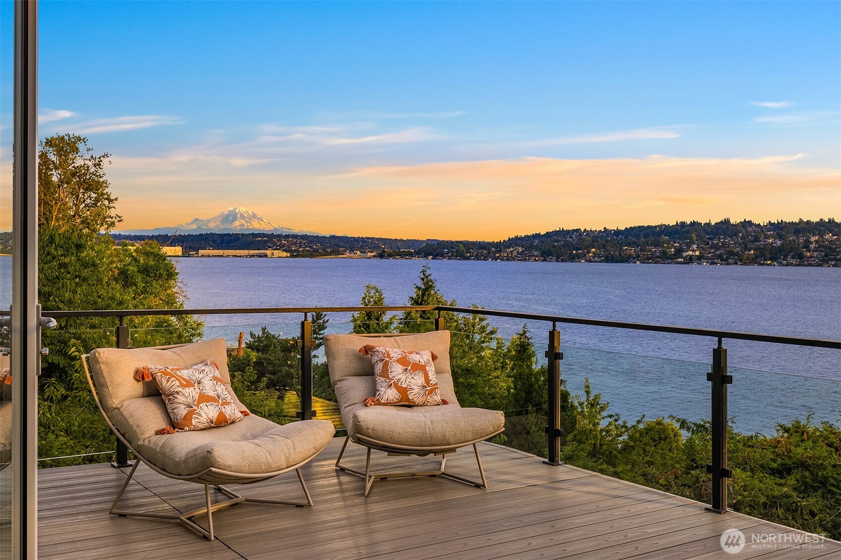 8243 W Mercer Way , Mercer Island, WA 98040