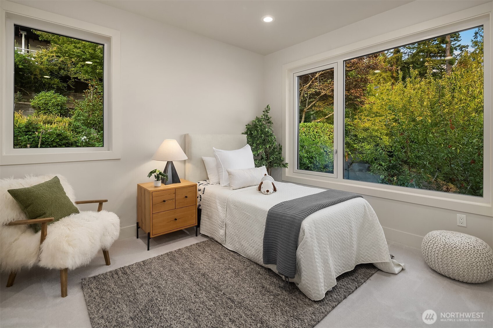 8243 W Mercer Way , Mercer Island, WA 98040
