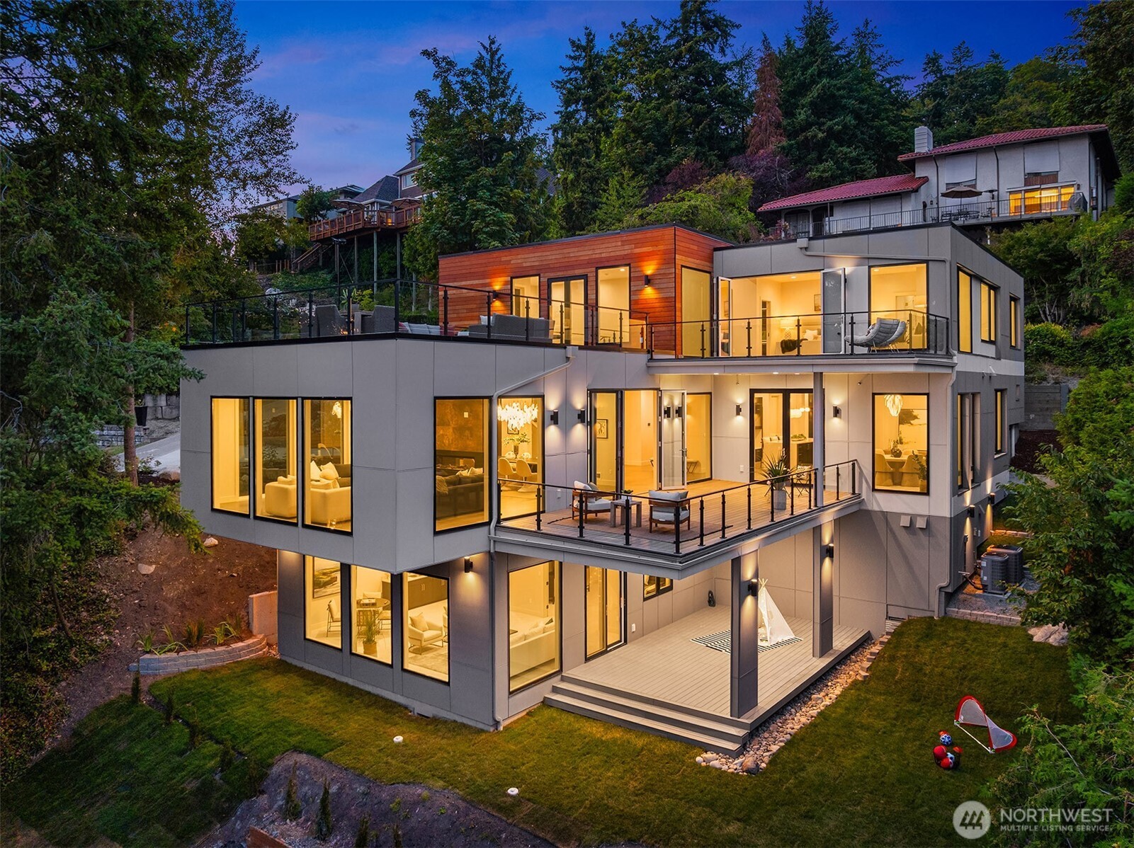 8243 W Mercer Way , Mercer Island, WA 98040