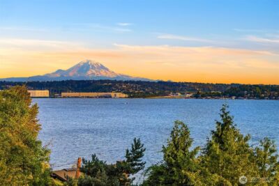 8243 W Mercer Way , Mercer Island, WA 98040