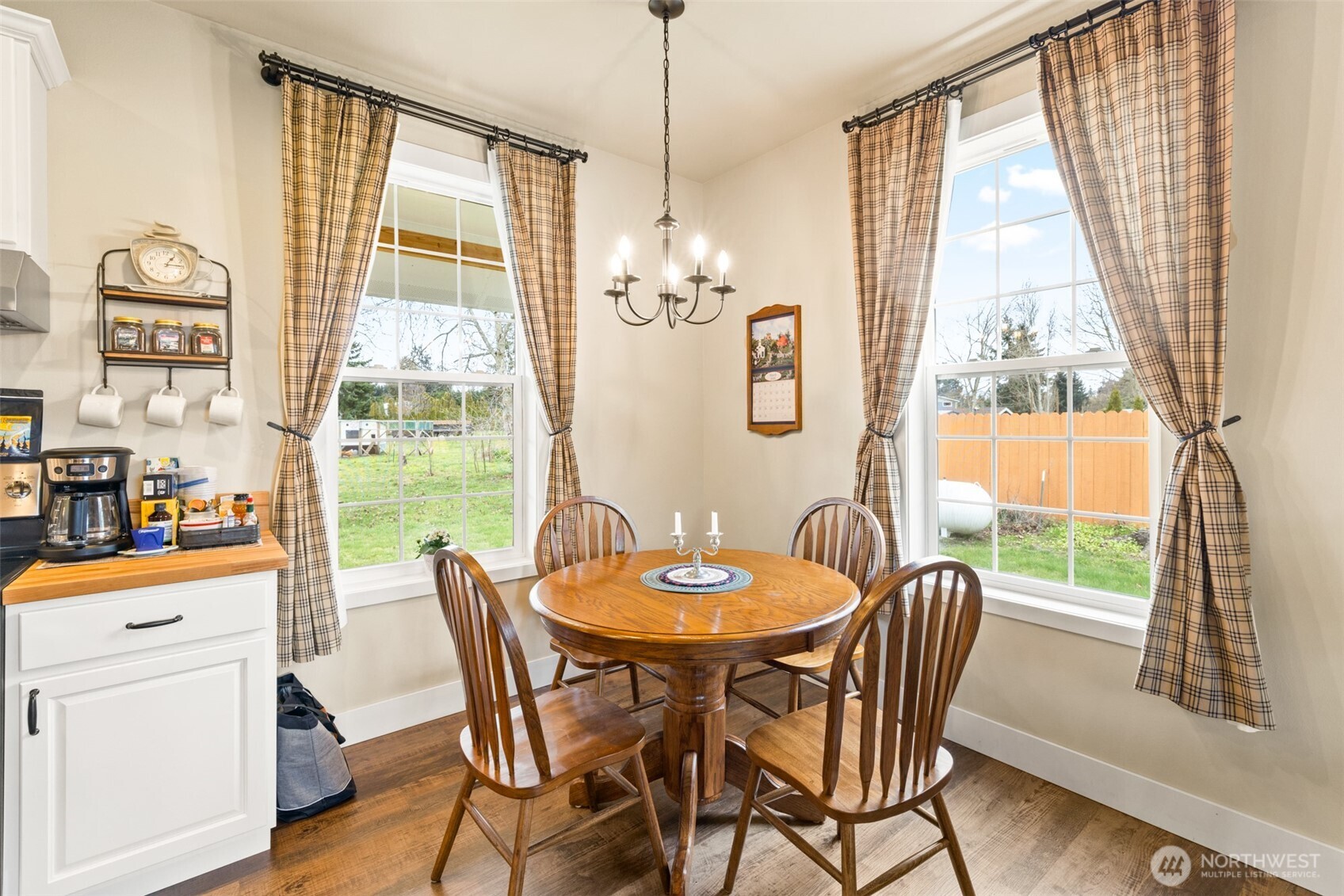 981 W Hendrickson Road , Sequim, WA 98382