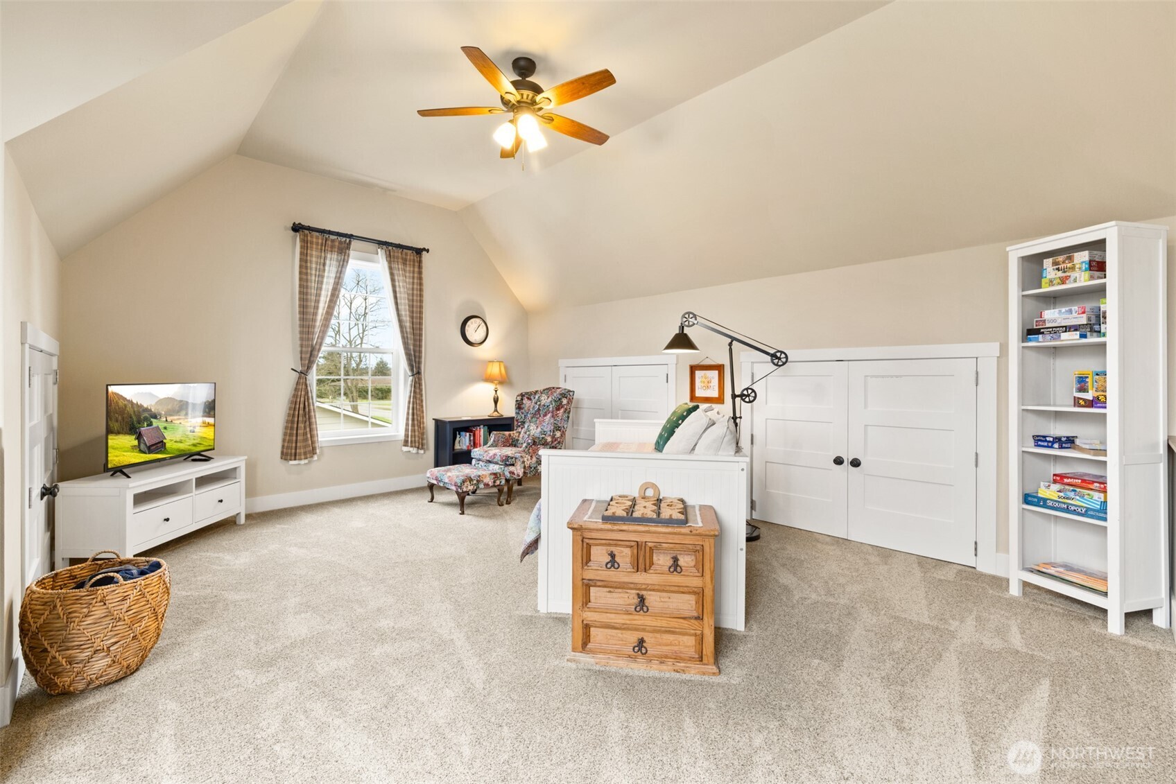 981 W Hendrickson Road , Sequim, WA 98382