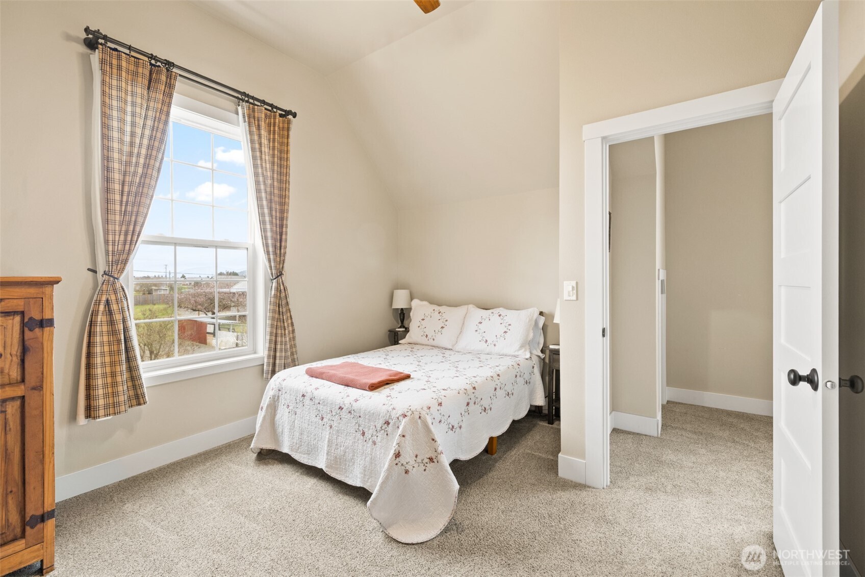 981 W Hendrickson Road , Sequim, WA 98382