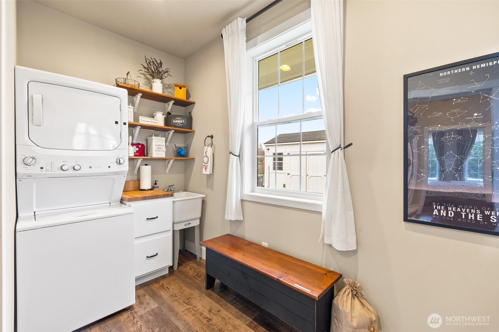 981 W Hendrickson Road , Sequim, WA 98382
