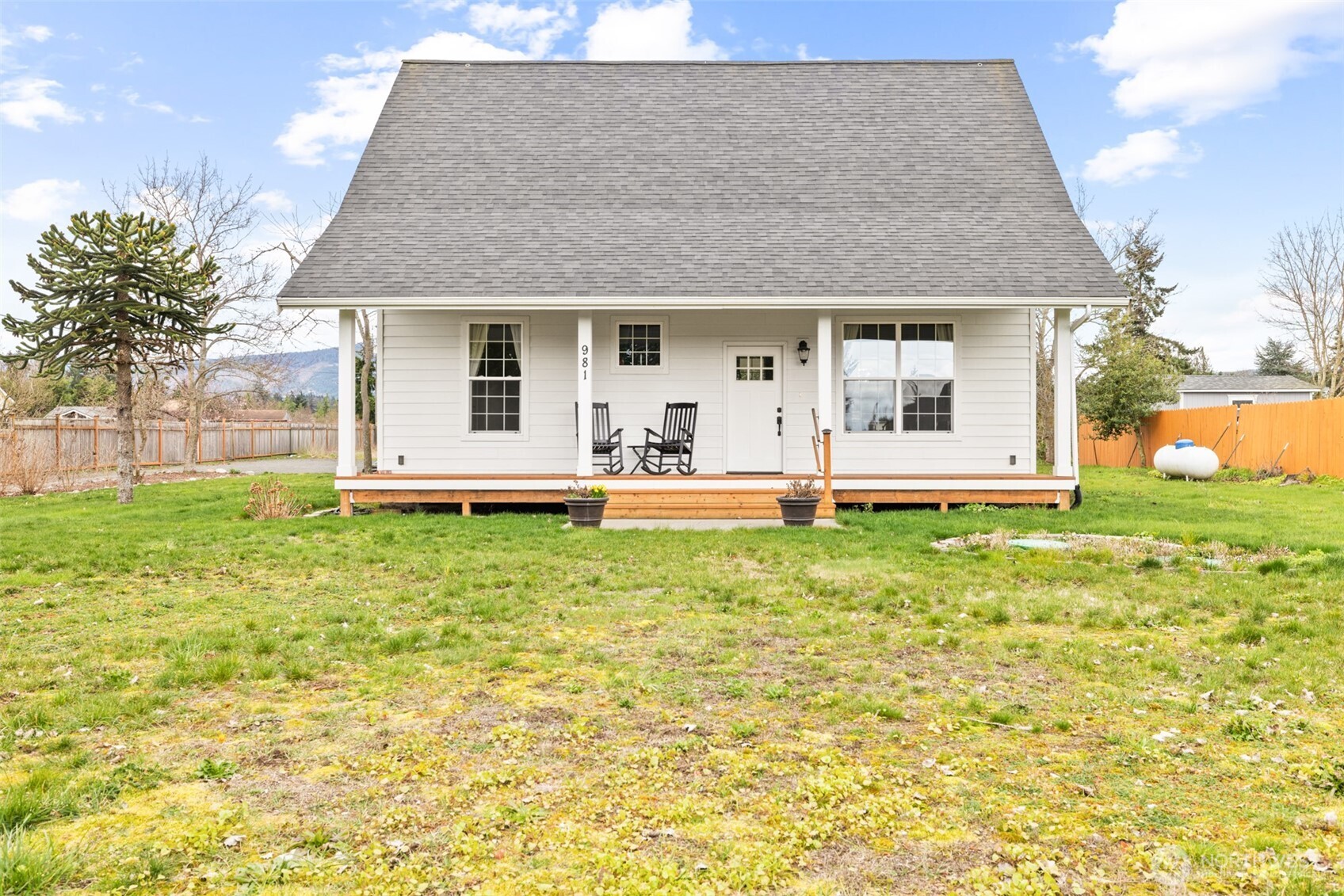 981 W Hendrickson Road , Sequim, WA 98382