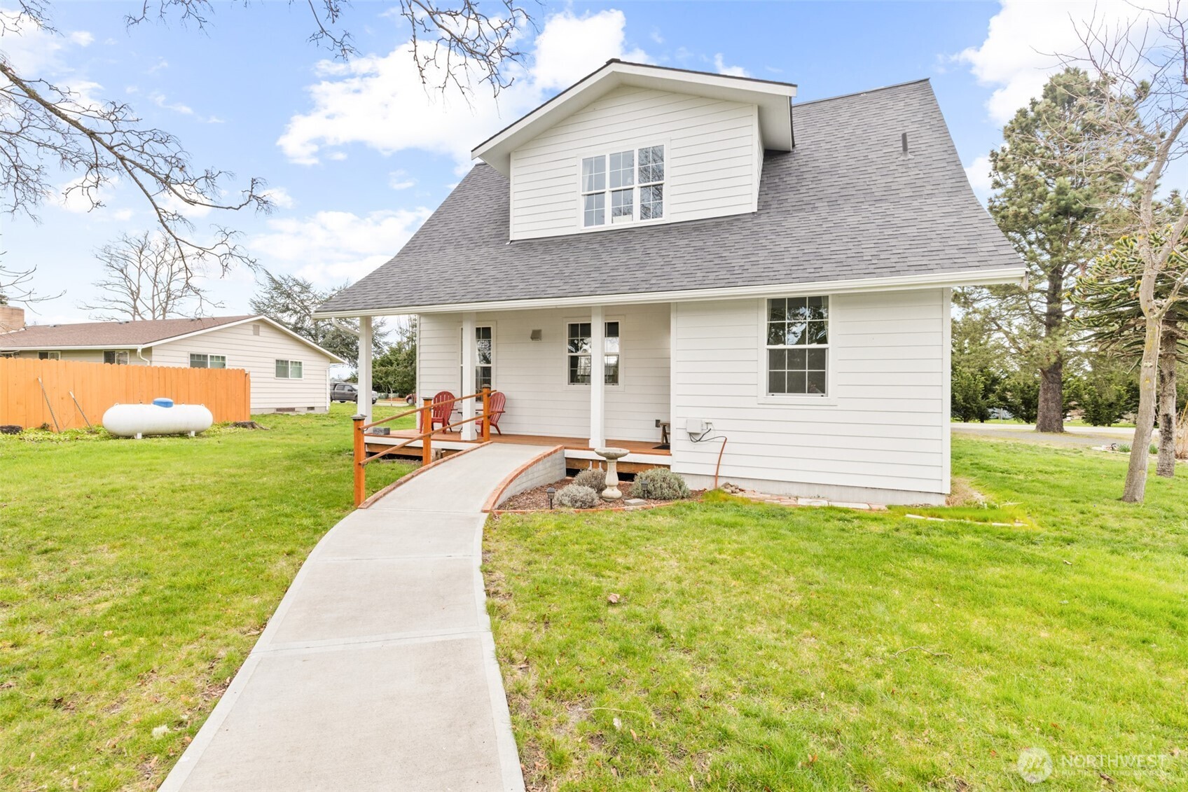 981 W Hendrickson Road , Sequim, WA 98382