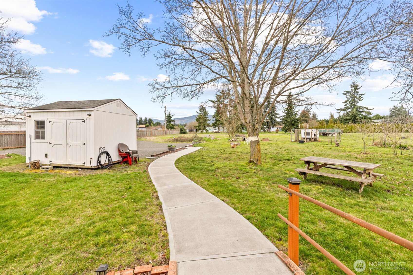 981 W Hendrickson Road , Sequim, WA 98382