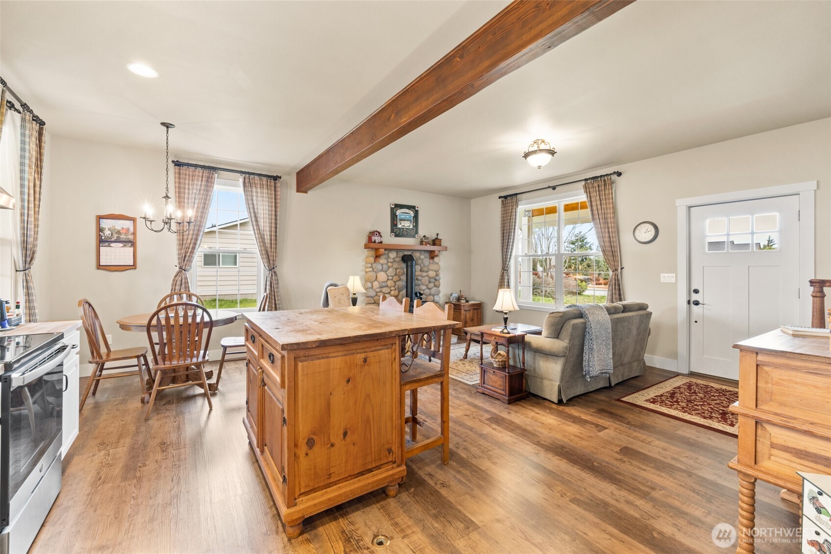 981 W Hendrickson Road , Sequim, WA 98382